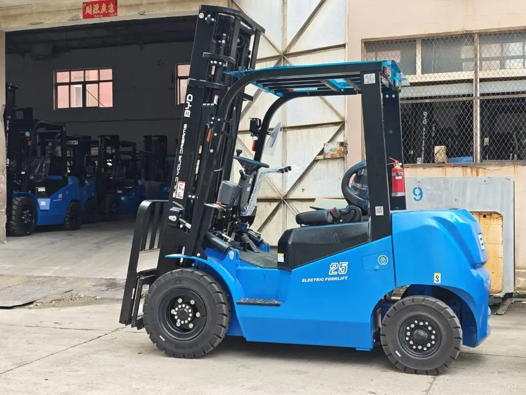 1-2.5噸三輪叉車,鋰電與鉛酸該如何區分場景選用