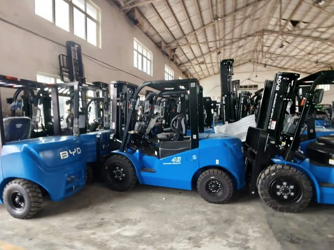 Karton tanpa peralatan penanganan palet, instalasi klip karton forklift BYD dan instruksi adaptasi(tokoh1)